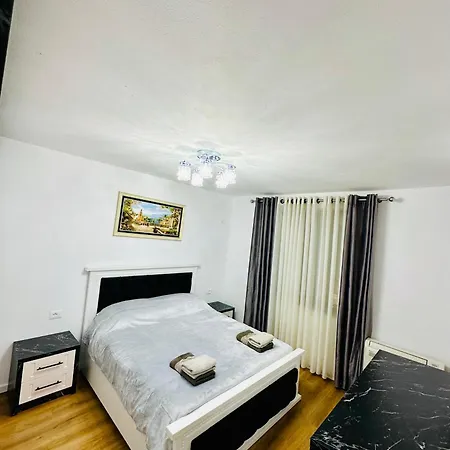 Lit Apartment
